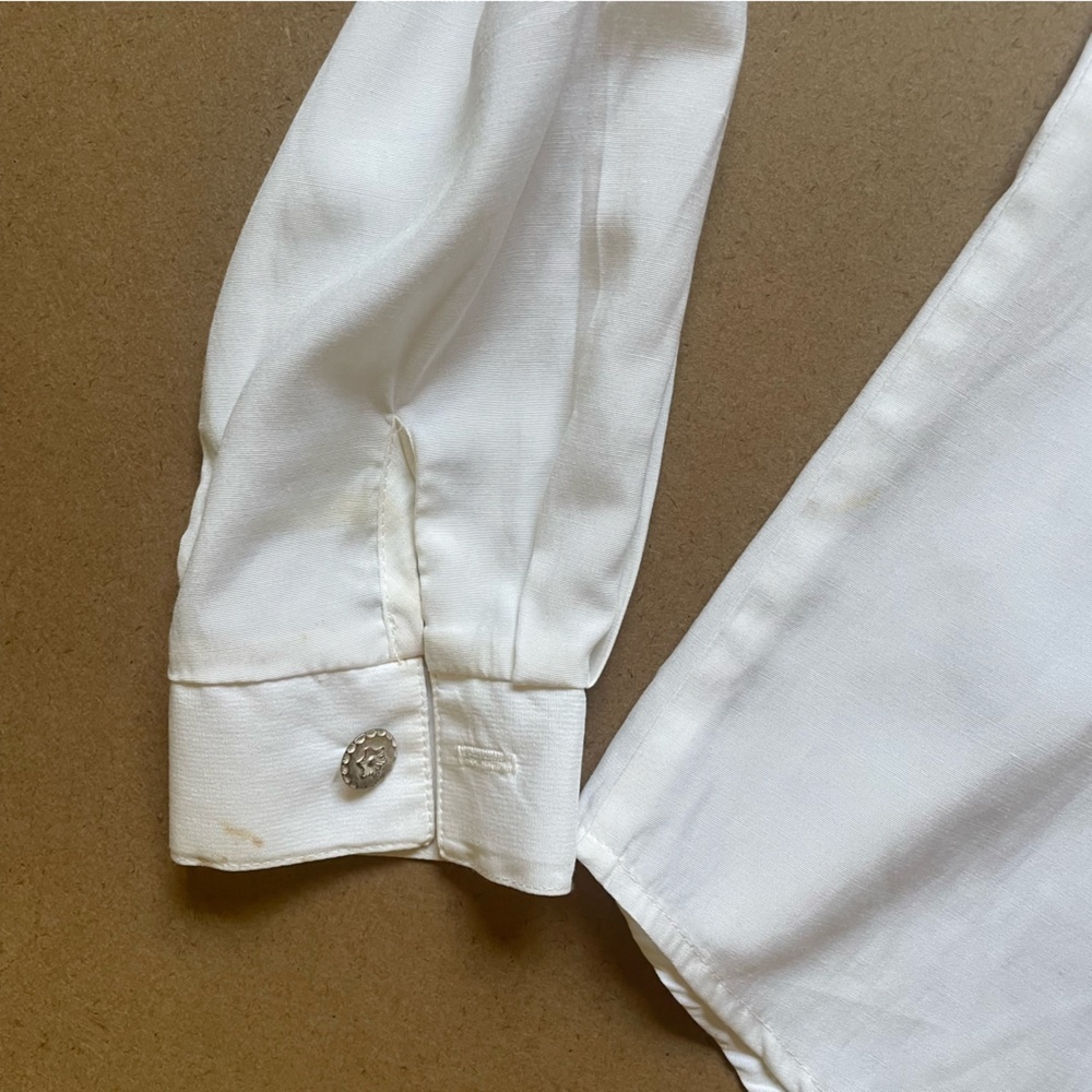 Vintage Embroidered Button Down​ - Picture 8 of 11